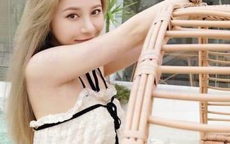 Feilin嗲囡囡 – 教室的角落里，Milk楚楚美图资源毕业啦！