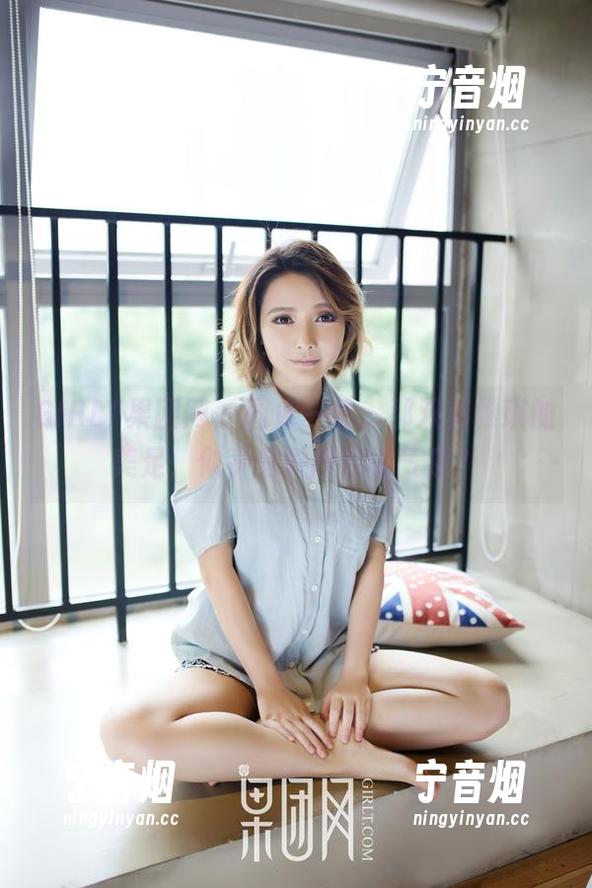 GIRLT果团网-莫雅琪 GIRLT果团网 - 图库一角,那双莫雅琪的美足,似乎有种撒娇的气息?