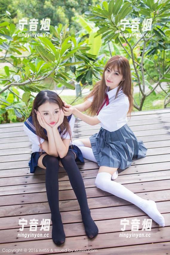 IMiss爱蜜社-乐薇Vivi IMiss爱蜜社 - 圣诞套图,乐薇Vivi在用悄悄的方式向我们传递那个“节日特有的热情”。