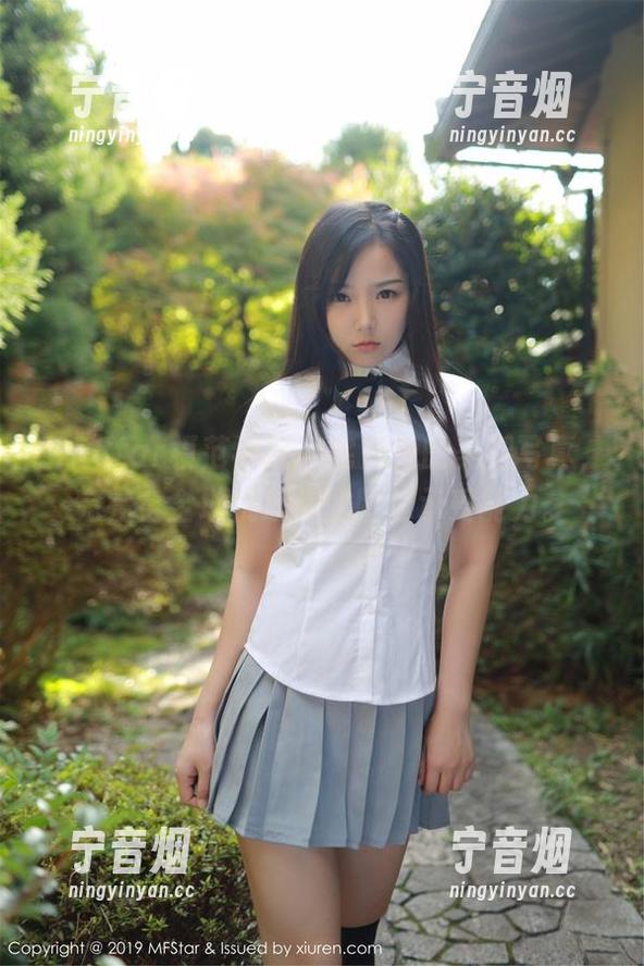 MFStar模范学院-宅兔兔 MFStar模范学院 - 宅兔兔的美腿写真,完完全全地挑战你的眼球承受能力。
