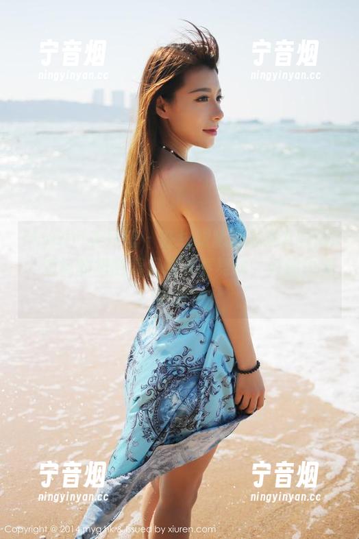 MyGirl美媛馆 - 在线跟随田芯娜Angel，短裤的裙随着风的节奏舞动，好像也要追随？