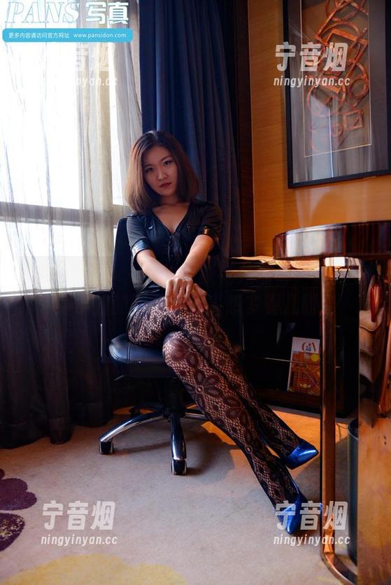 PANS写真-露露 PANS写真 - 每次更新都是惊喜:露露变身学姐的图片总让人想多看几眼!