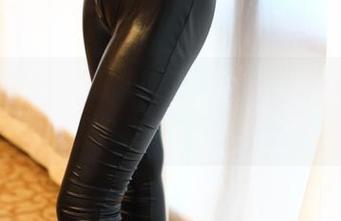 把ROSI的空姐制服套放在网盘，来场意外的空中派对！