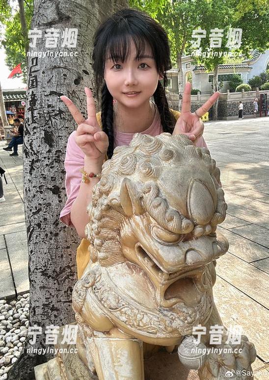 随便一瞥，Sayako＿今年4岁的原图表现出胡桃的另一面。