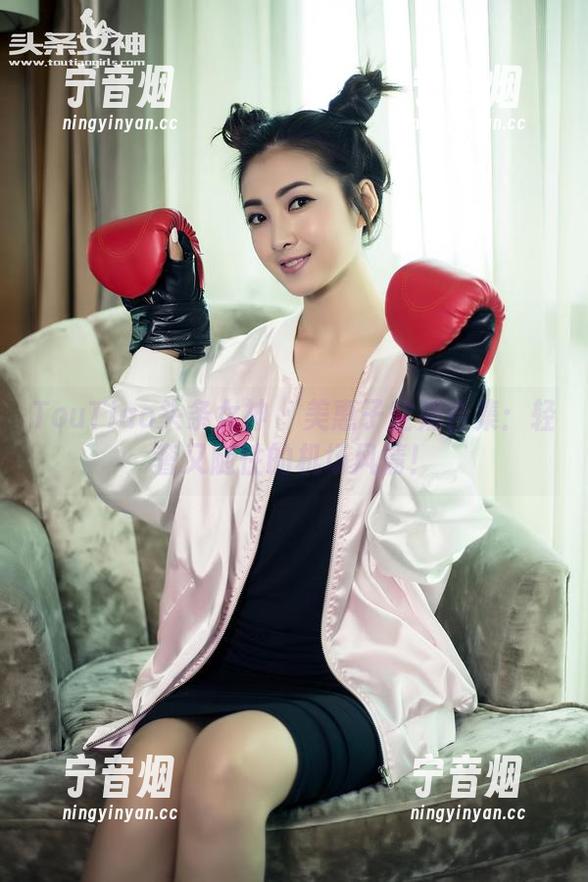 TouTiao头条女神-美惠子 TouTiao头条女神 - 美惠子空姐合集:轻奢又随性的机场风情!