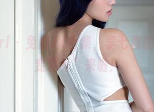 TuiGirl – 免费JK合集，李七喜的“校服变装秀”来啦！