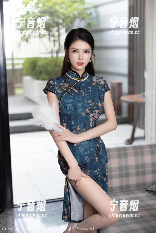 Xiuren秀人网-兔子NINA Xiuren秀人网 - 兔子NINA的黑色最新作品,真心建议配点白色,就像奇怪搭配的鲜花!