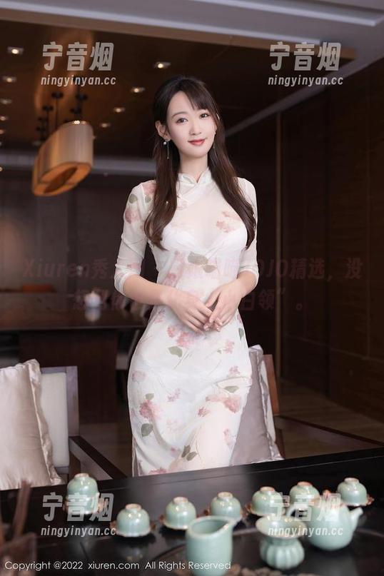 Xiuren秀人网-喵喵JOJO Xiuren秀人网 - 厨娘喵喵JOJO精选,没想到你也是化身“小白领”。