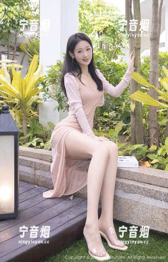 Xiuren秀人网-多香子 Xiuren秀人网 - 少女与多香子套图,一场香喷喷的追逐游戏