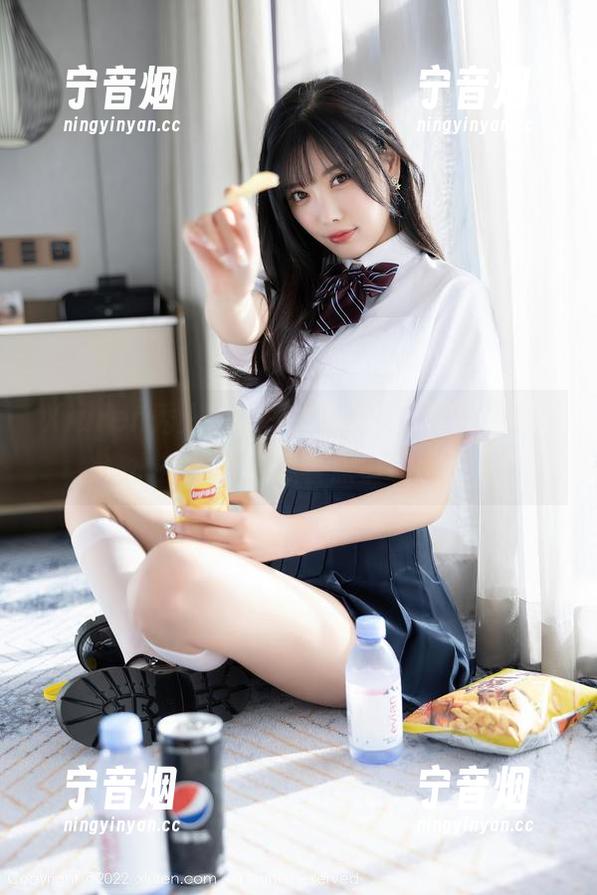 Xiuren秀人网-孔一红 Xiuren秀人网 - 孔一红泳池写真新作,水花四溅中藏着点小聪明。
