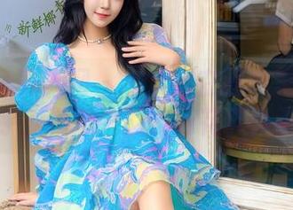 Xiuren秀人网 – 小逗逗在图库里玩得不亦乐乎？精选中的学妹花样真不少！