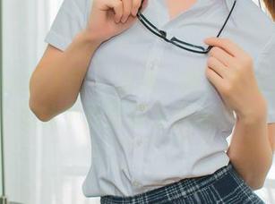 Xiuren秀人网 – 精选：清水美嘉在白色里的个性赢得了我的目光