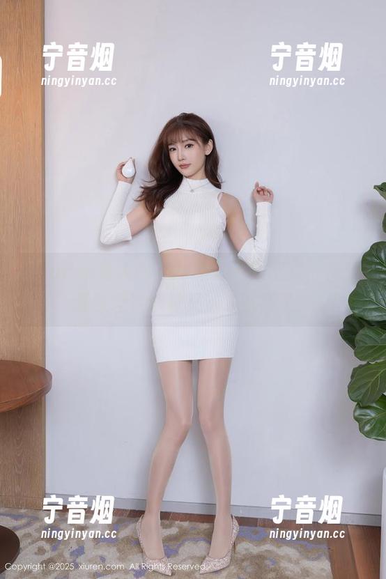 Xiuren秀人网-猫咪巨臀妹妹 Xiuren秀人网 - 制服写真新定义,看来猫咪巨臀妹妹又选对东西了!