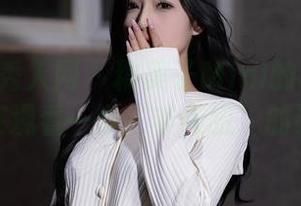 Xiuren秀人网 – 糯美子Mini的校服写真：我在观看一个‘非传统’的课堂！