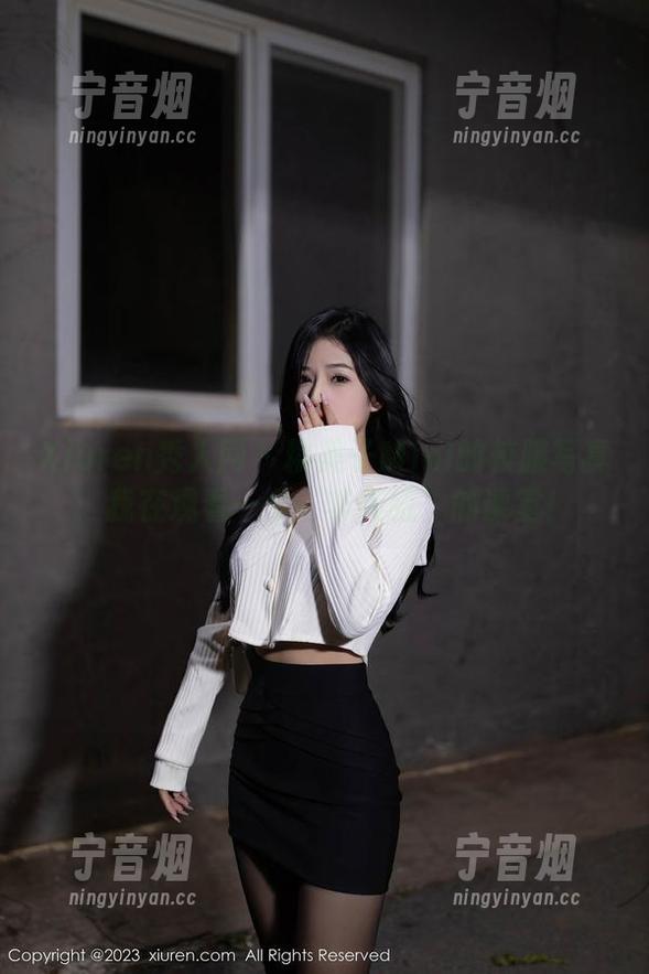 Xiuren秀人网-糯美子Mini Xiuren秀人网 - 糯美子Mini的校服写真:我在观看一个‘非传统’的课堂!