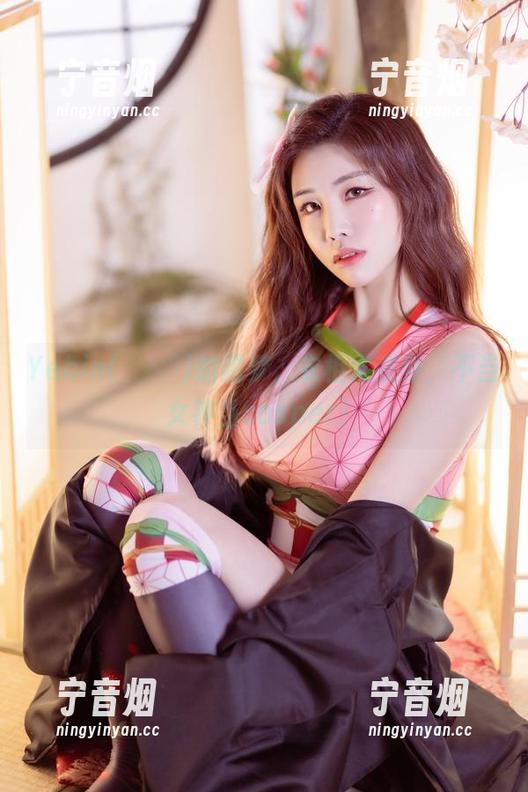 Yebin(전예빈)的甜梦，衣柜大变身，不当女神当cosper！