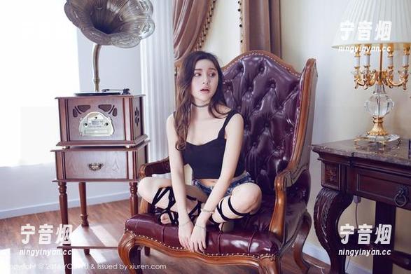 YouWu尤物馆-悦儿Yuky YouWu尤物馆 - 壁纸里的悦儿Yuky,长腿美如画,送你一份腿部福利!