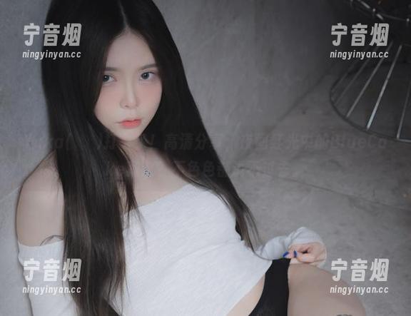 Yuka(유카)打卡了！高清分享，夜间红光中的BlueCake就这？不色色都说不过去。