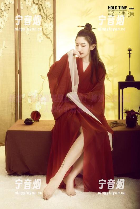丽柜-婷婷 丽柜 - 给这张美图打满分!婷婷的甜心让人心中小鹿乱撞!