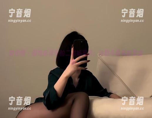 保守的二舅妈 微密圈 - 御姐版保守的二舅妈写真:冷酷与甜美的双重奏。