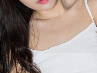 克拉女神 – 行云流水般的瑜伽？不，周迪的免费写真更像是天马行空！