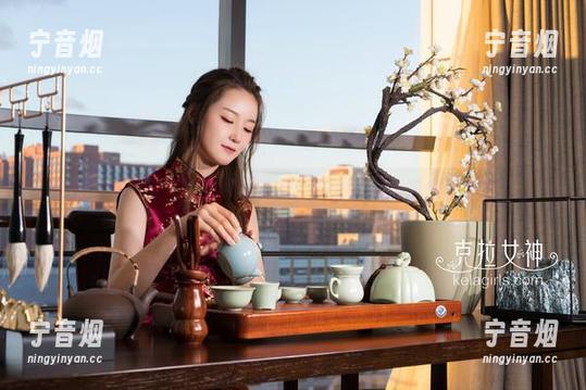 克拉女神-欣妮 克拉女神 - 欣妮空姐的立体风,免费的图包玩得不亦乐乎。