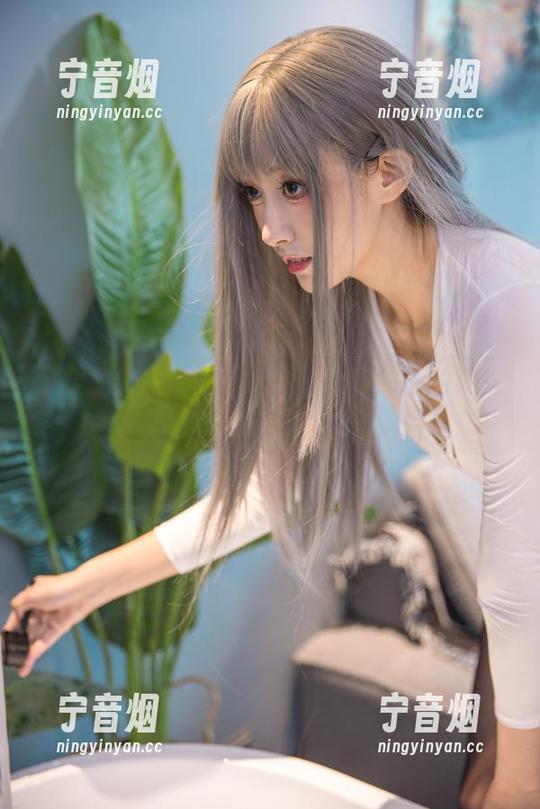 冬马路纱 美图漫游:冬马路纱在吾妻正片中的迷失与浮沉。