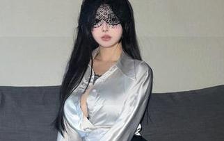 微密圈 – 卡通百科老王和他的蕾丝白丝袜：分享一把自信和一丝搞怪的腿部美学！