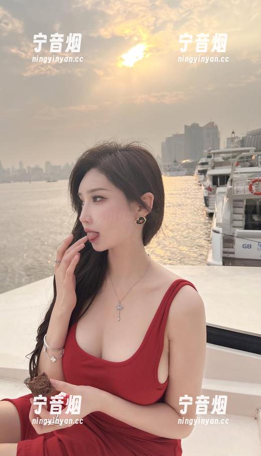 周妍希 微密圈 - 白衬衫plus周妍希:让我不得不坐在照片前思考人生的壁纸
