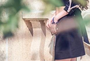 头条女神 – 咦，这壁纸是蔡楠的剧本改编吗？难道我在看一出戏？
