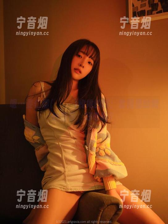 嗯…姜仁卿(강인경)和她的嘴：套图里的微妙暗示，好奇吗？