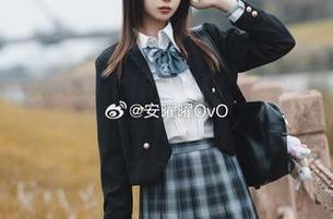 美图在线！安曜曜的白裙，分分钟让人忍不住想变身摄影师，可惜没这个技术。