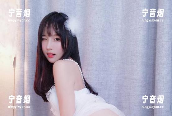 小小奶瓶儿 海边的风,吹来小小奶瓶儿全新作品集:原图挺真实的。