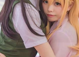 就在这儿！小野妹子w带你翻阅《蕾姆护士姐姐》高清写真集，着实让人涮啊！
