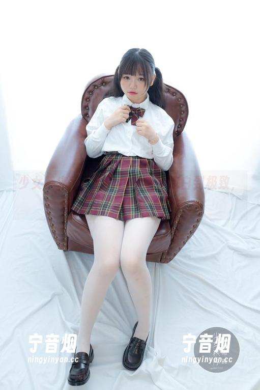 少女秩序-晞可 少女秩序 - 晞可的作品集,纯白到极致,高清下满是不羁的意境。