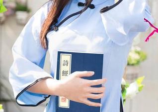 尤果网 – 王语纯的写真：在日常中，露出大半截鞋带！