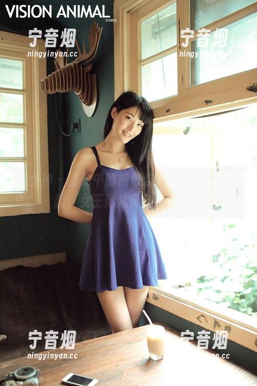 推女神-施忆佳 推女神 - 图册中的施忆佳,妆容和态度全能,女王范儿完全不设限。