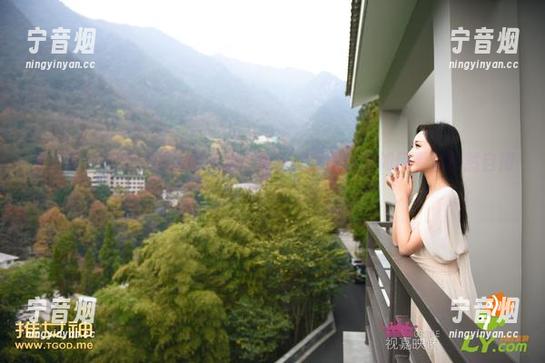推女神-林紫涵 推女神 - 林紫涵的瑜伽秘籍:免费的原图教你如何看似悠然自得,实则摔跤不断!