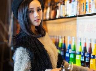 推女神 – 赵伊彤和奶牛的逗趣奇缘：一套写真，开启你的好奇心！