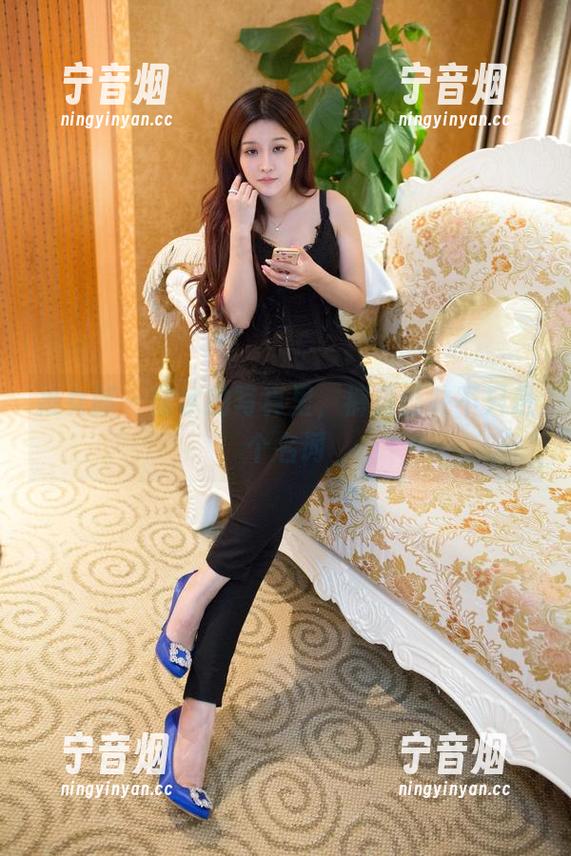 推女郎-曾水 推女郎 - 曾水的写真里,裤里丝并不只是个名词