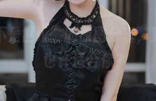 “是三不是世w”的原图分享，莫娜女仆，也许适合你？