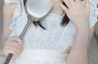 打开朝雾爱的魔女姐姐写真，愣是一种奇妙的资源感，在那里呆住了。