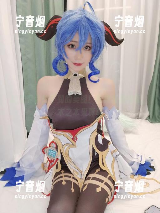 木之本果 这里有你想不到的美图!豹纹常服搭配,木之本果真敢