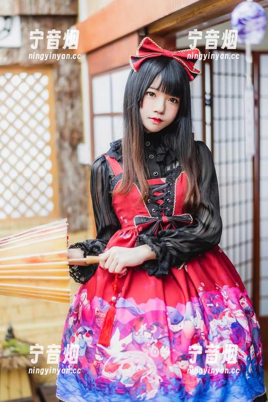 桜桃喵 从作品到硝烟:桜桃喵的小小少女套图引发的思考