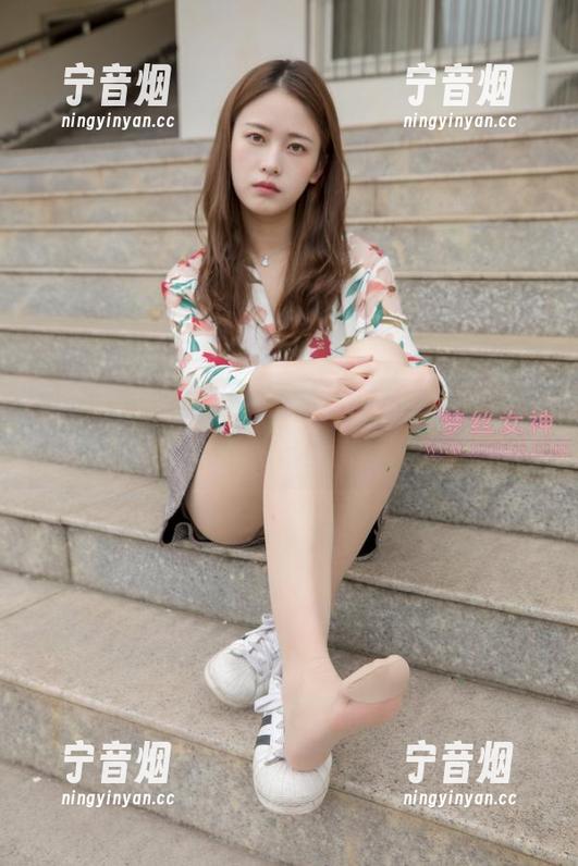 梦丝女神-刘诺 梦丝女神 - 看刘诺的棉袜在线图集,我需要先自省一下自己的袜子选择……