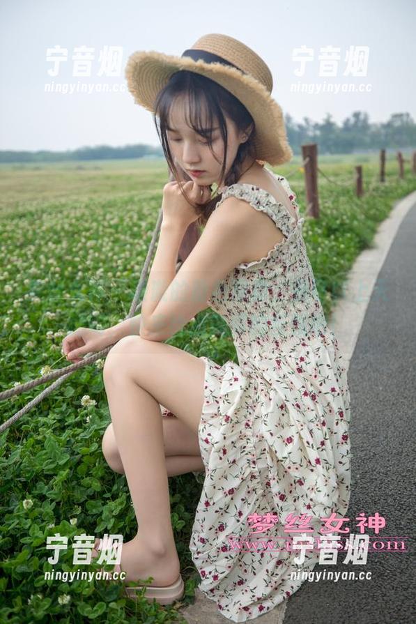 梦丝女神-璇璇 梦丝女神 - 璇璇的粉色写真,是可以上天的啊,快来给点美丽的反馈吧!