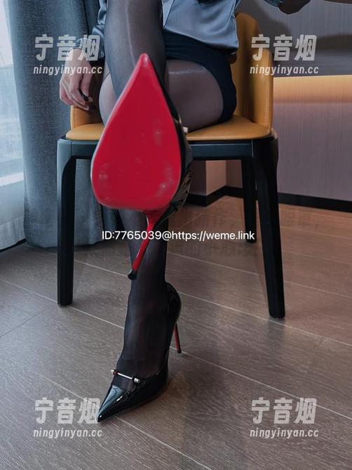楚楚不吃鱼 微密圈 - 楚楚不吃鱼出新作,蕾丝眼罩,果然是个挑逗的小心思!