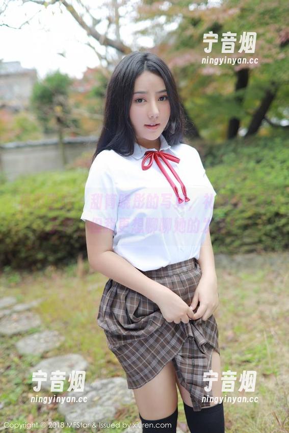 模范学院-甜筒晓彤 模范学院 - 甜筒晓彤的写真,礼服扮演了主角,但我更想聊聊她的发型!