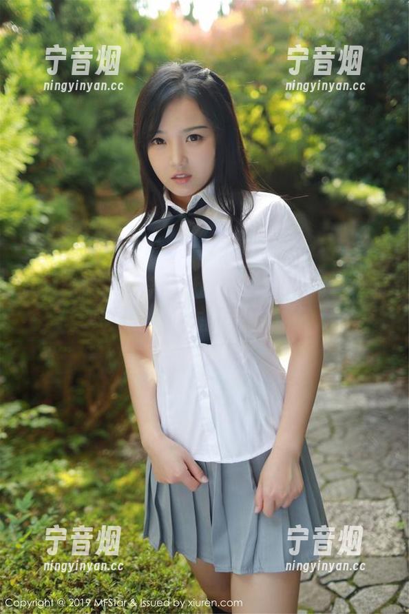 模范学院-许诺Sabrina 模范学院 - 许诺Sabrina的粉色写真,甜得像初恋的奶茶!