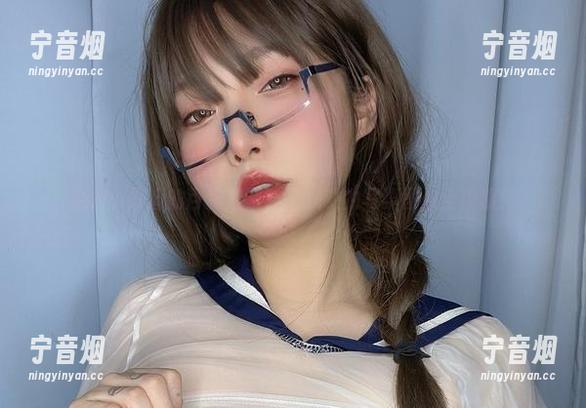次屁啦 要看小恶魔的百变造型?次屁啦的写真图包全内幕!